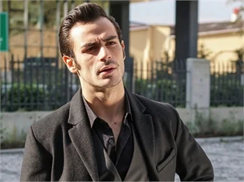 Yasak Elma'ya sürpriz bir isim daha!