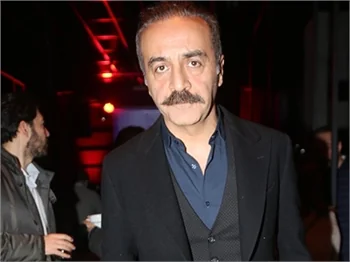 Ünlü sanatçılar Şener Şen'e koştu!