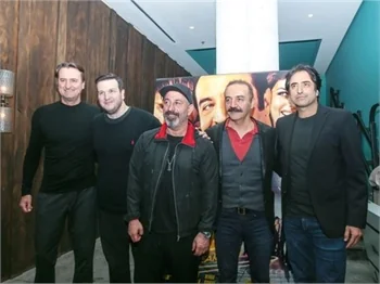'Organize İşler 2' gala yaptı!