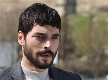 Herkes onu konuşuyor! Peki kim bu Akın Akınözü?
