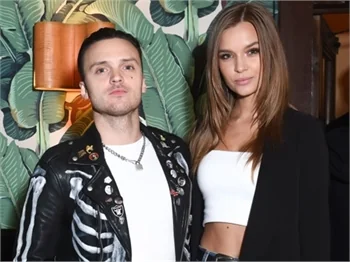 Josephine Skriver düğün hazırlıklarını tamamladı!