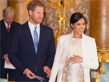 Prens Harry ile Meghan Markle'ın bebeği dünyaya geldi!
