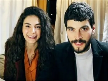 Akın Akınözü ve Ebru Şahin, sette 6 saat mahsur kaldı!