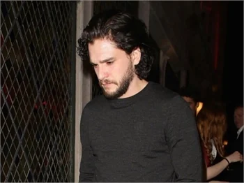 Rehabilitasyon merkezine yatırılan Kit Harington ilk kez görüntülendi!