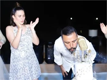 Buse Varol'dan eşi Alişan'a sürpriz doğum günü partisi!