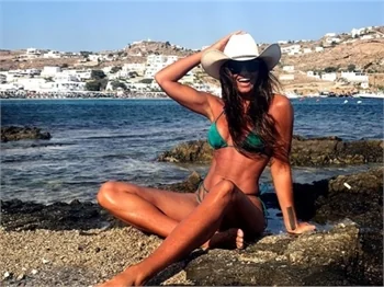Eda Taşpınar, tatil için kesenin ağzını açtı!