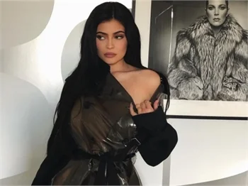 Kylie Jenner makyajsız haliyle şoke etti!