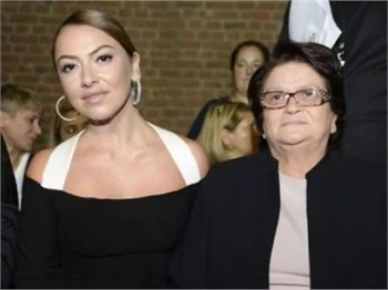 Hadise'den annesine büyük jest! Kesenin ağzını açtı...