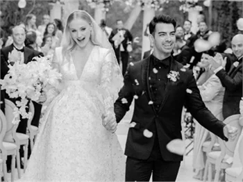 Game of Thrones'un yıldızı Sophie Turner ile Joe Jonas, ikinci kez evlendi!