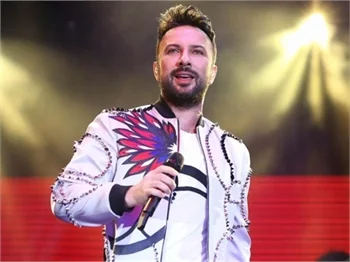 Sesini kaybetme korkusuyla depresyona mı girdi? Tarkan'ın zor günleri!