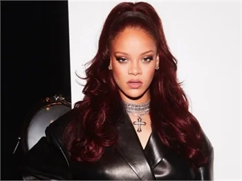 Rihanna'ya tıpa tıp benzeyen kız ortalığı karıştırdı! "Ne zaman çocuk doğurdun?"