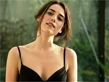 Cansu Dere'nin dizisi neden iptal edildi?