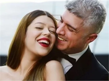 Özcan Deniz vazgeçemiyor!