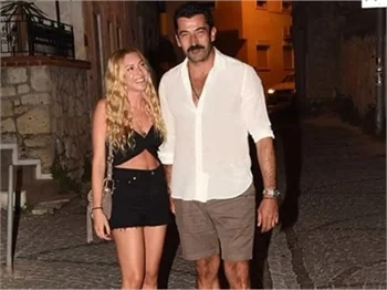 Kenan İmirzalıoğlu ile Sinem Kobal el ele tatilde!