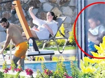 Burak Özçivit-Fahriye Evcen çiftinin oğulları Karan ilk kez görüntülendi!