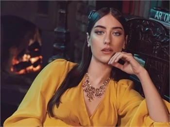 Hazal Kaya oyunculuğu bırakıyor mu?