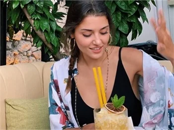 Hande Erçel'e 1 Milyon beğeni!