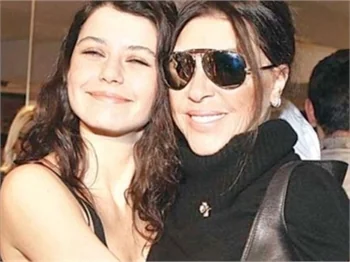 Beren Saat ve Nebahat Çehre’den duygulandıran mesajlaşma...