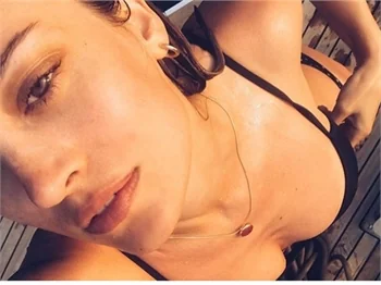 İrem Sak: "Daha cesur fotoğraflar paylaştım!"