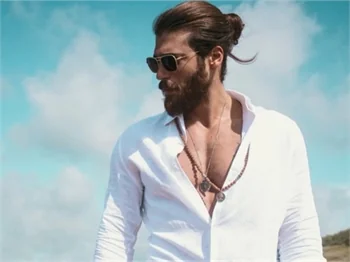 Can Yaman, dünya çapında en iyi oyuncu seçildi!