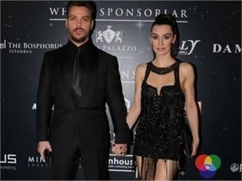 Burcu Kıratlı'dan şok hamle! Sinan Akçıl'ı takipten çıkardı!