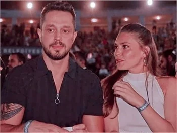 Aslı Enver'den muhabire haklı tepki: "Ben sormuyorum size ne oluyor?"