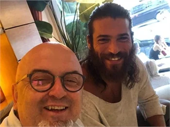 Can Yaman sevilen diziye mi transfer oluyor?