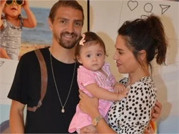 Caner Erkin'in mutlu aile tablosu!