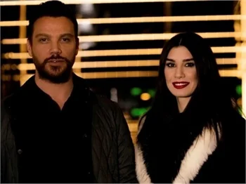 Sinan Akçıl ve Burcu Kıratlı boşandı!