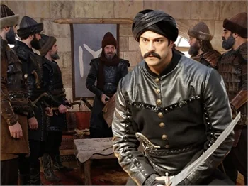 Burak Özçivit'in partneri belli oldu!