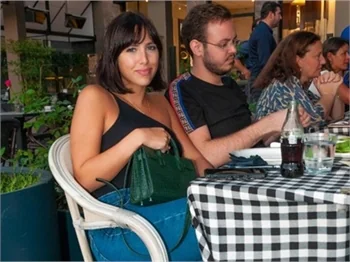 Zehra ve sevgilisinin keyfi yerinde!