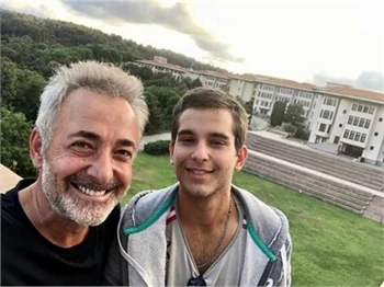 Aslantuğ ailesinin mutlu günü!