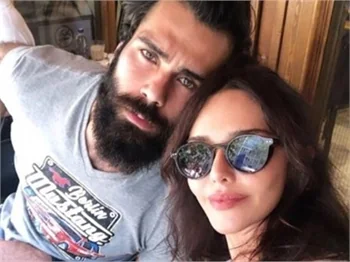 Hande Ataizi ilk kez paylaştı "Kime ne?"