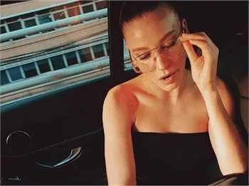 Serenay Sarıkaya 700 bin doları alınca...