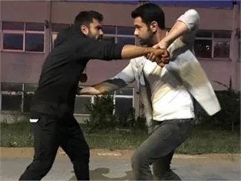 Keremcem her yerde dövüşüyor!