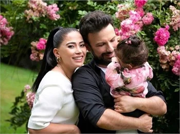 Tarkan kızı olmadan adım atmıyor!