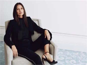 Yasemin Özilhan bu çizmeye servet ödemiş!