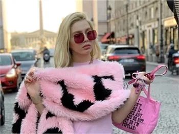 Aleyna Tilki'nin Paris'te Ahmet Kaya'nın mezarına bıraktığı not olay oldu!
