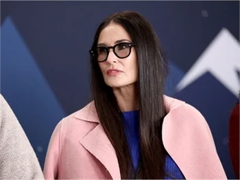 Demi Moore: "Annem beni 500 dolara sattı!"