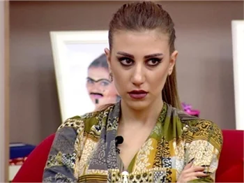 Sütyensiz video paylaşınca olanlar oldu...