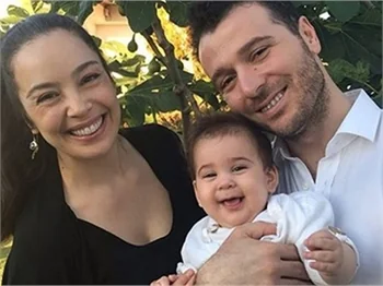 Azra Akın'dan tepki: "Bu soru erkeklere soruluyor mu?"