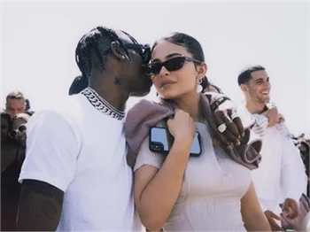 Kylie Jenner ve Travis Scott çifti ayrıldı!