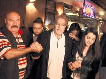 Mehmet Ali Erbil'in neşesi yerinde!
