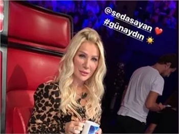 Seda Sayan, O Ses Türkiye'de giydiği kıyafetle olay yarattı!