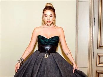Hadise bir harfe 81 bin TL ödemiş!