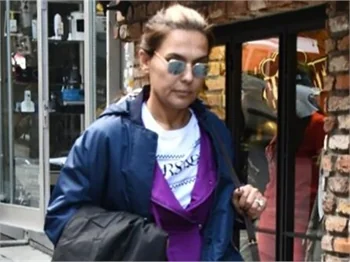 Demet Akalın şaka yapmış!