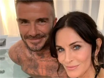 David Beckham ve Courtney Cox jakuzide!