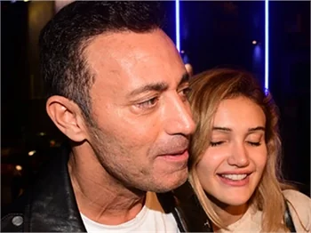 Mustafa Sandal asistanını basına tanıttı!
