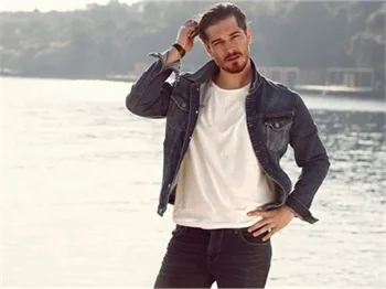 Çağatay Ulusoy şimdi de o işe atılıyor!