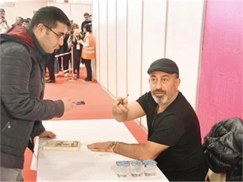 Cem Yılmaz: "Yoksa arakladın mı bu afişi?"